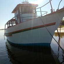 foto de e mbarcação de pescaria em barra do sul